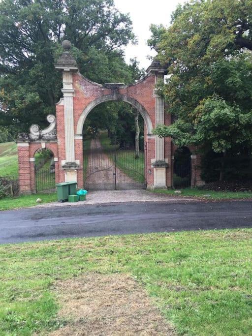 The Pheasantry - Guest House In Beautiful Rural Location Aldermaston Luaran gambar